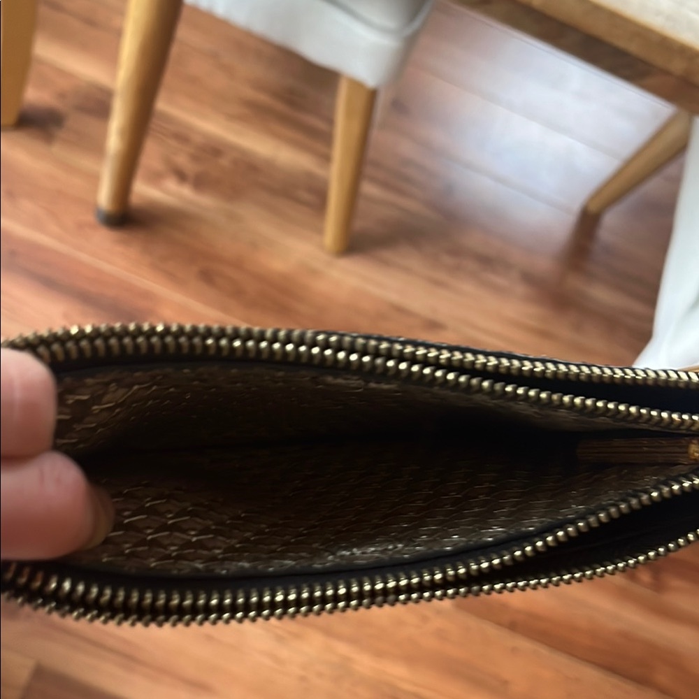 India Hicks Rare Vintage Clutch - Picture 2 of 3